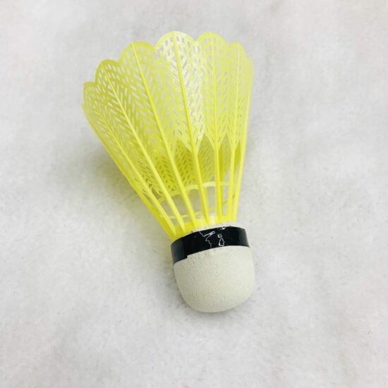 12 pcs plastic badminton birdies for outdoor training and sports
