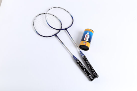4-player badminton set with rackets, net, poles, shuttlecocks and carry bag