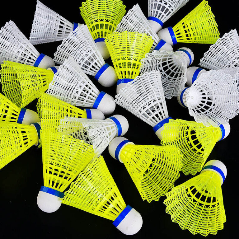 Durable nylon plastic badminton shuttlecocks 12 pieces W-2000