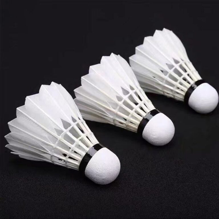 Durable goose and duck feather shuttlecocks for training and student games
