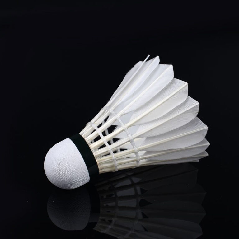 Durable duck feather shuttlecocks for indoor and outdoor training