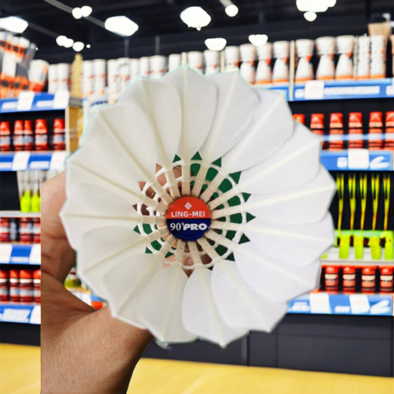 Lingmei 90Pro BWF goose feather shuttlecock with natural cork for tournaments