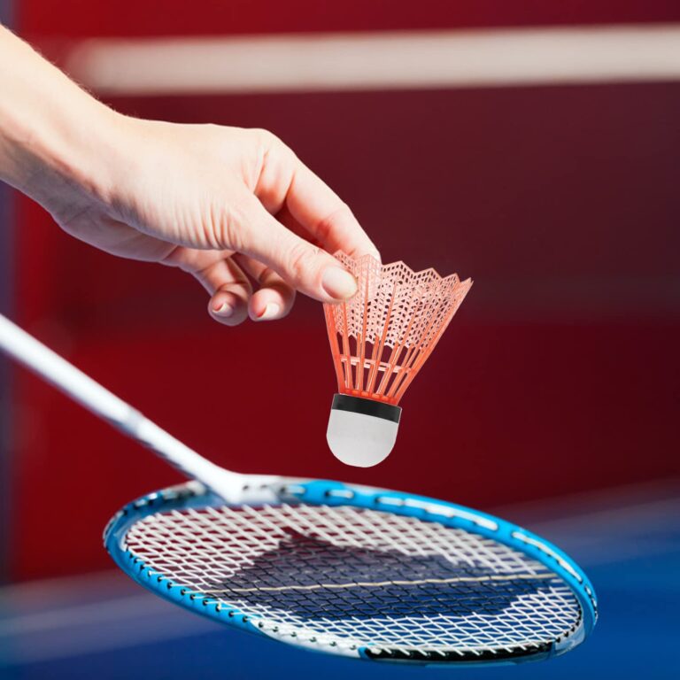 Model 670 nylon badminton shuttlecocks set of 6 for training